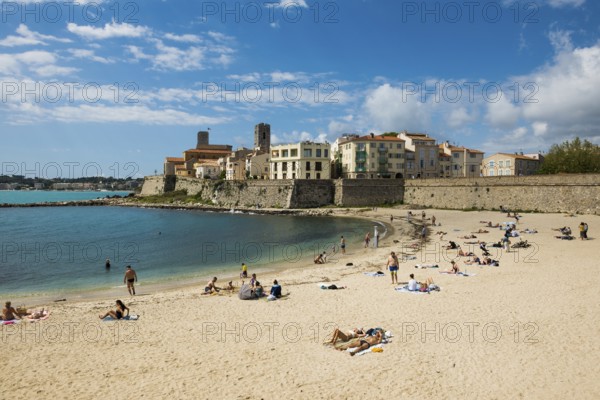 Beach and old town, Plage de la Gravette, Antibes, Provence Alpes Côte d'Azur, South of France, France