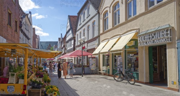 Buildings and shops in Grosse Straße, a pedestrianised street in the old town of Verden. Verden, Lower Saxony, Germany