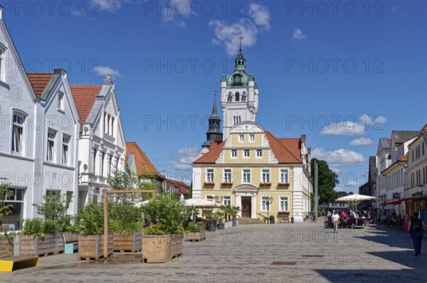The town hall square with the town hall in the old town centre of Verden. Verden, Lower Saxony, Germany