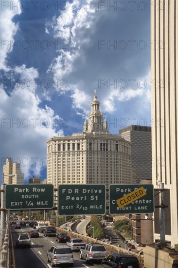 David N. Dinkins Municipal Building, municipal administration building in the borough of Manhattan, New York City, USA