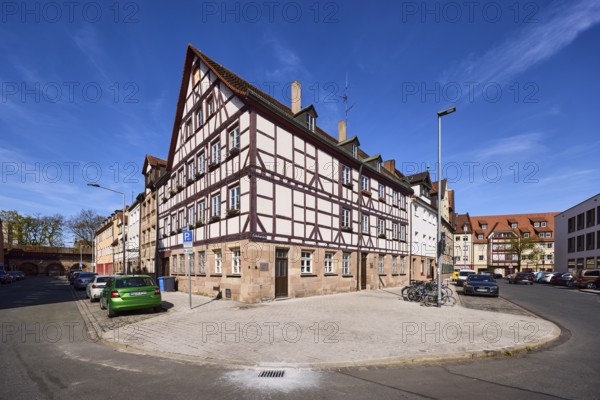 Old town, half-timbered house, general architecture, lantern, parking lane with vehicles, blue sky, cirrostratus clouds, streets, intersection Schlotfegergasse with Mostgasse, Nuremberg, Middle Franconia, independent city, Bavaria, Germany