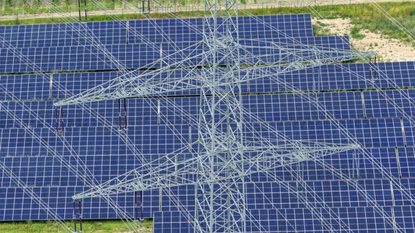 Ground-mounted photovoltaic system near Talheim in the Heilbronn district with an output of around 3.8 megawatts. The solar park is a joint project between ZEAG Energie AG Heilbronn and the municipality of Talheim, Baden-Württemberg, Germany
