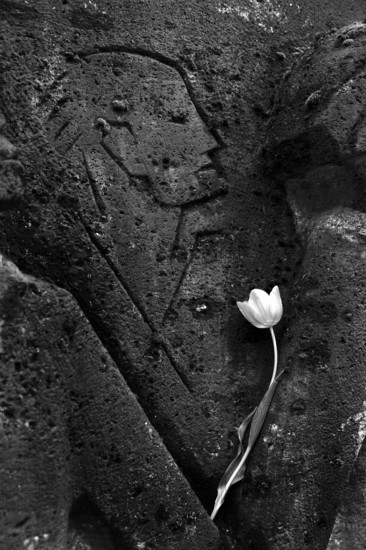 Bittermark memorial, memorial site, detail with tulip for the memorial service on Good Friday, artist Karel Niestrath, Dortmund, Germany