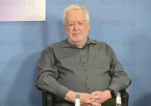 Prof Hans von Storch (University of Hamburg, Ocean University of China) takes part in a panel discussion organised by Springer Nature Wissenschaftsverlag. The topic of the Science on the Spree 2025 event is heat, drought, heavy rain - How do we adapt to the consequences of climate change?