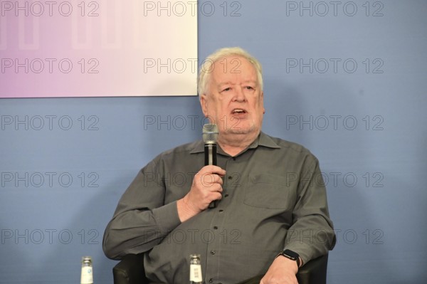 Prof Hans von Storch (University of Hamburg, Ocean University of China) takes part in a panel discussion organised by Springer Nature Wissenschaftsverlag. The topic of the Science on the Spree 2025 event is heat, drought, heavy rain - How do we adapt to the consequences of climate change?