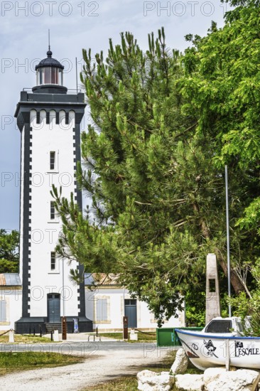 Lighthouse Phare de Grave, Pointe de Grave, Le Verdon-sur-Mer, Nouvelle-Aquitaine, Gironde Estuary, France