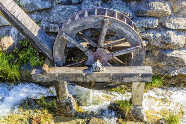 Old mill wheel, historic village centre, Grimentz, Val d'Anniviers, Valais Alps, Canton Valais, Switzerland