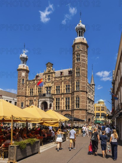 Many passers-by in the city centre of Venlo, Netherlands