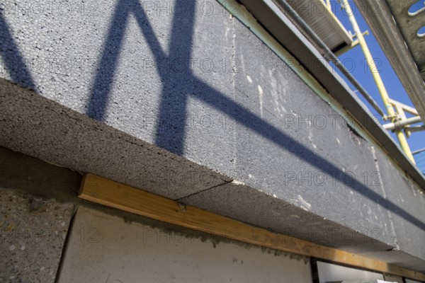 Thermal insulation of the façade with polystyrene façade insulation boards