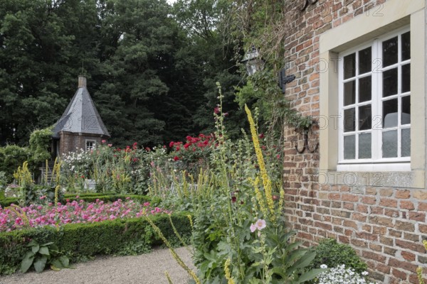 Inner courtyard of Haus Welbergen, Ochtrup, Münsterland, North Rhine-Westphalia, Germany