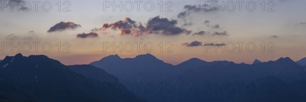 Sunrise from the Zeigersattel on the Nebelhorn, 2224m, Allgäu Alps, Allgäu, Bavaria, Germany