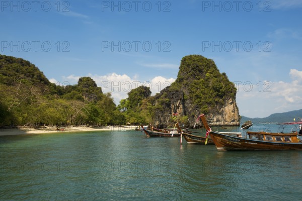 Sandy beach beach and rocks, Koh Hong, Hong Island, Thanbok Khoranee National Park, Krabi, Andaman Sea, Thailand