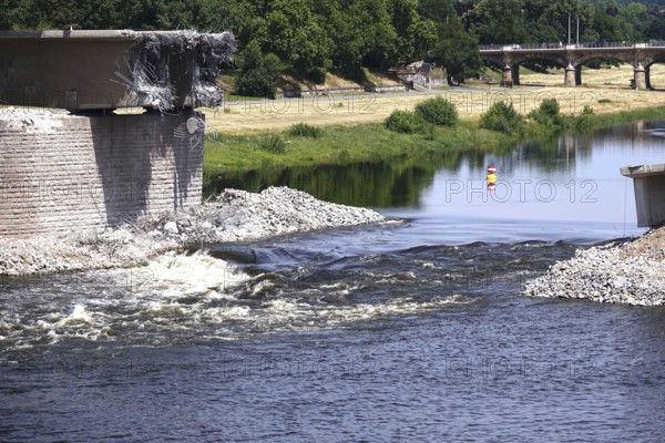 Demolition of the partially collapsed Carola Bridge, condition on 21 June 2025, Dresden, Saxony, Germany