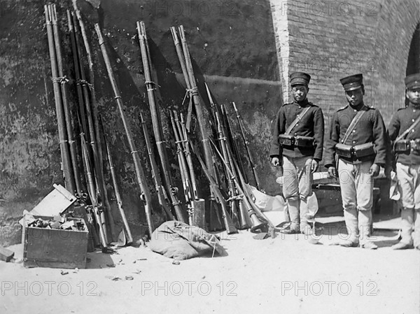 Chinese soldiers in Tsingtau, China around 1900