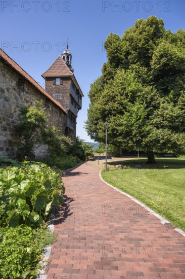 Footpath along the defence wall with the historic Hochwacht, Esslingen Castle, old town of Esslingen am Neckar, district of Esslingen, Baden-Württemberg, Germany