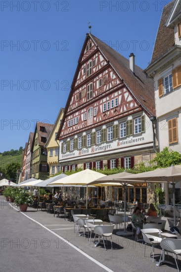 View over the town hall square to the Kielmeyerhaus, historic half-timbered buildings with outdoor catering in Esslingen's old town, Esslingen am Neckar, District of Esslingen, Baden-Württemberg, Germany