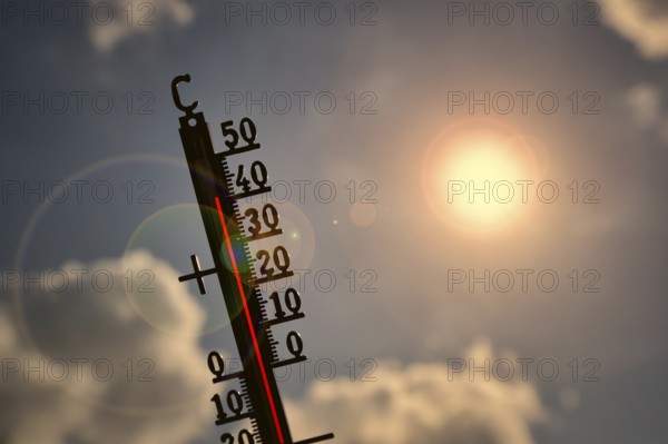 Symbolic image heat, heat wave, thermometer in the sun, 40 degrees Celsius, climate change, temperature, heat, clouds, hot, Stuttgart, Baden-Württemberg, Germany