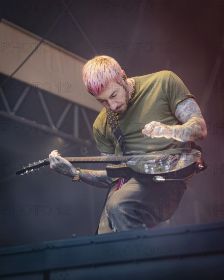 Zacky Vengeance, guitarist of Avenged Sevenfold live at the Zitadelle Spandau in Berlin on 21/06/2025