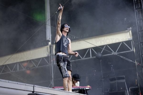 Remington Leith, singer, frontman, Palace Royale, rock band, USA, live open air at the Citadel Music Festival, 21 June 2025, Spandau Citadel, Berlin, Germany < english> Remington Leith, singer, frontman, Palace Royale, rock band, USA, live open air at the Citadel Music Festival, June 21, 2025, Spandau Citadel, Berlin, Germany