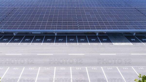 Largest charging park in the world at Merklingen Swabian Alb railway station. Symbolic photo. 259 covered stations for electric cars are located under two 160 and 190 metre long roofs. The Swabian Alb special-purpose association and the state are investing around five million euros in the charging park. Merklingen, Baden-Württemberg, Germany