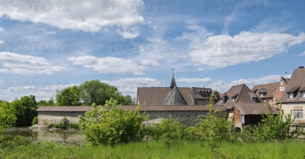 Kakesbeck Castle, the oldest of three preserved moated castles in Lüdinghausen, Münsterland, North Rhine-Westphalia, Germany