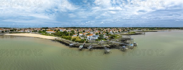 Panorama of Fishing huts over Randonnee entre Histoire et Nature from a drone, Fouras, Fouras-les-Bains, Charente-Maritime, Nouvelle-Aquitaine, France