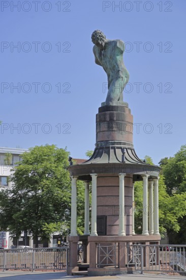 Sculpture raftsman by Rob Krier 1989, monument to the historical tradition of rafting on the river Enz, temple, large sculpture, Auerbrücke, Pforzheim, Northern Black Forest, Black Forest, Baden-Württemberg, Germany