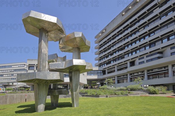 Drei-Gewalten-Brunnen by Herbert Strässer 1984, symbol for three separation of powers of a democracy, modern art, abstract art, steel sculpture, stainless steel, shiny, large sculpture, German, state, principle, political, Square of 23 February 1945, New Town Hall, Pforzheim, Northern Black Forest, Black Forest, Baden-Württemberg, Germany