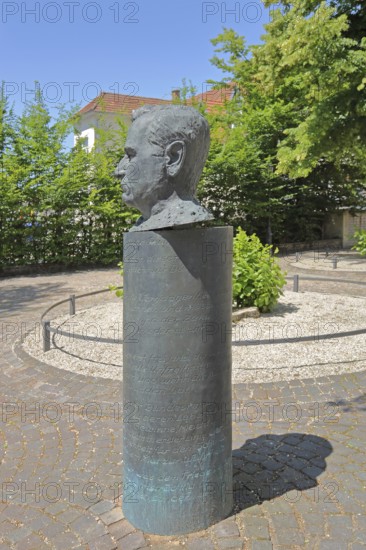 Memorial to SPD politician and mayor of Ettlingen Hugo Rimmelspacher, Stele, Hugo-Rimmelspacher-Platz, Ettlingen, Black Forest, Northern Black Forest, Baden-Württemberg, Germany