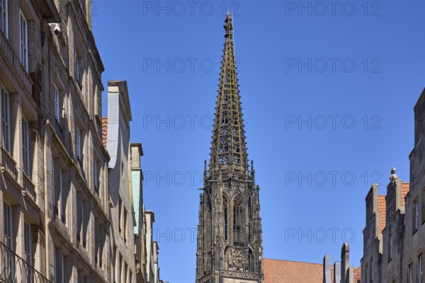 Lamberti Church, St. Lamberti, church tower, installation, sky ladder, artist Billi Thanner, historic building, gable, blue cloudless sky, Münster, Münsterland, independent city, North Rhine-Westphalia, Germany