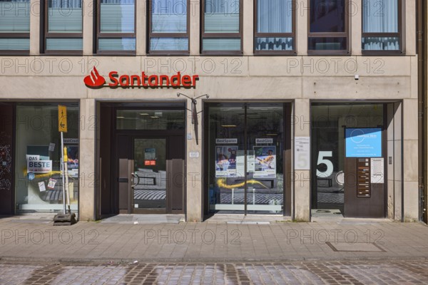 Branch of Santander, Santander Consumer Bank AG, modern architecture, Alter stony path street, Münster, Münsterland, independent city, North Rhine-Westphalia, Germany