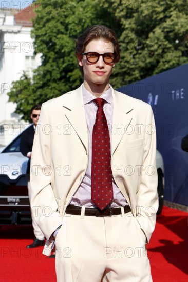 Bert Heldt (opera.bert Influencer Instagram) arriving at Charles Gounod's Roméo et Juliette after William Shakespeare at the Staatsoper für Alle on Bebelplatz in Berlin on 21 June 2025