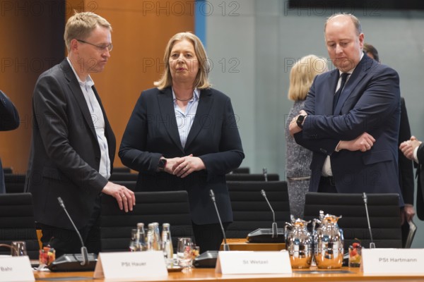 Daniel Günther (Minister President of Schleswig-Holstein), Bärbel Bas (SPD, Federal Minister of Labour and Social Affairs) and Andreas Bovenschulte (SPD, Mayor of Bremen and President of the Bremen Senate) in front of the meeting between Federal Chancellor Friedrich Merz and the heads of government of the federal states in the International Conference Hall of the Federal Chancellery, Berlin, 18.06.2025