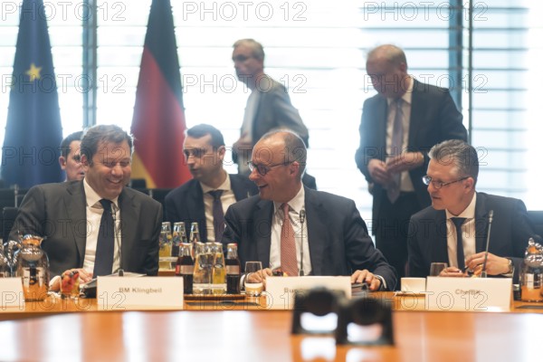 Lars Klingbeil (SPD, Vice-Chancellor and Federal Minister of Finance), Friedrich Merz (CDU, Federal Chancellor) and Thorsten Frei (CDU, Federal Minister for Special Tasks and Head of the Federal Chancellery) in front of the meeting between Federal Chancellor Friedrich Merz and the heads of government of the federal states in the International Conference Hall of the Federal Chancellery, Berlin, 18 June 2025