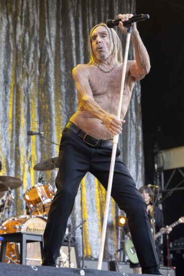 Iggy Pop, singer, actor, punk, rock, USA, live open air at the Citadel Music Festival, 19.06.2025, Zitadelle Spandau, Berlin, Germany < english> Iggy Pop, singer, actor, punk rock, USA, live open air at the Citadel Music Festival, June 19, 2025, Spandau Citadel, Berlin, Germany