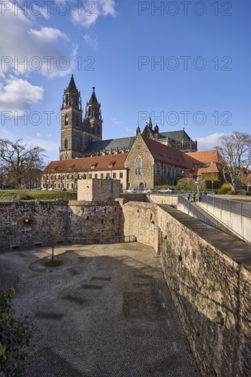 Magdeburg Cathedral, Gothic architecture, bastion Cleve, defence defence tower Cleve, bare winter trees, fortress, blue sky, cumulus clouds, at the cathedral, cathedral square, Magdeburg, state capital, independent city, Saxony-Anhalt, Germany
