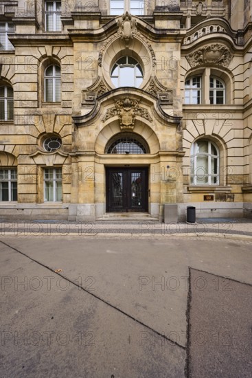 Public order office, sandstone building, city building inspector Wilhelm Berner, neo-baroque architectural style, old town, façade, window, entrance, door, diffuse light, street Bei der Hauptwache, Magdeburg, state capital, independent city, Saxony-Anhalt, Germany
