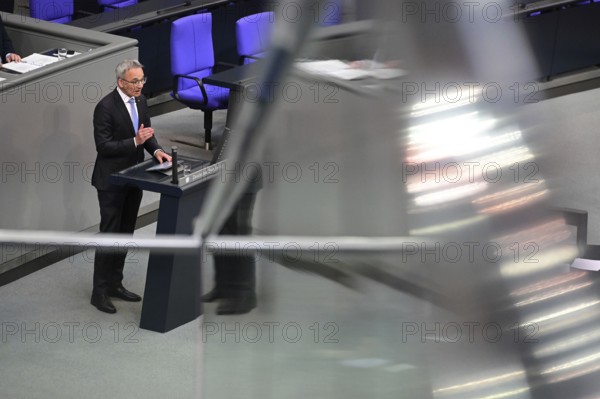 Wilfried Öllers (CDU/CSU) speaks on the agenda item Minimum Wage Act in the eleventh session of the Bundestag