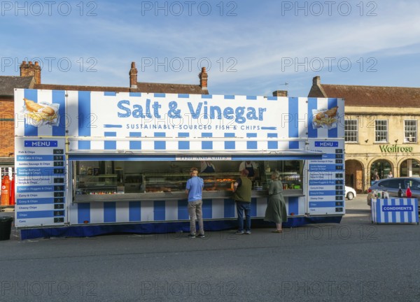 Salt & Vinegar mobile fish and chips shop, High Street, Marlborough, Wiltshire, England, UK