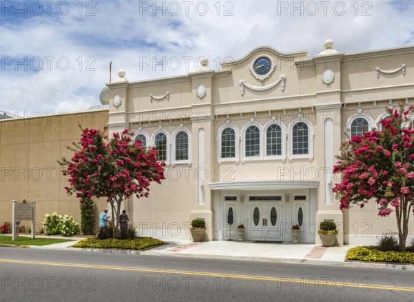 Front entrance to Blue Bell Creameries Country Store and Ice Cream Parlor in Sylacauga, Alabama