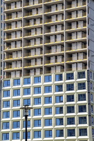 Construction of over 920 student flats at Cambridgelaan in the Science Park, University of Utrecht, High Five building, modular construction, all components, including the interior fittings with wet room, are prefabricated and assembled just in time on site, 20% cost savings and 50% shorter construction time, Netherlands