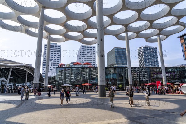Utrecht Centraal station, station forecourt at Hoog Catharijne shopping centre and station concourse, roof, in the city centre, office and residential high-rises, Netherlands