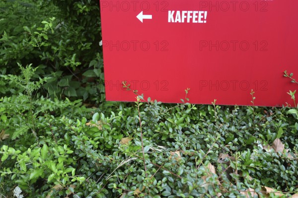 Coffee information on a sign leading to the Museum of European Cultures (MEK)