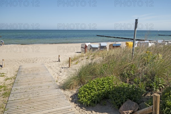 Beach access, beach chairs, beach, Baltic Sea, Baltic seaside resort, Kühlungsborn, Rostock district, Mecklenburg-Western Pomerania, Germany