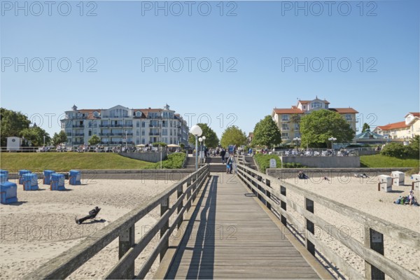 Pier, beach, Kühlunsborn Ost, Baltic Sea, Baltic seaside resort, Kühlungsborn, Rostock district, Mecklenburg-Western Pomerania, Germany