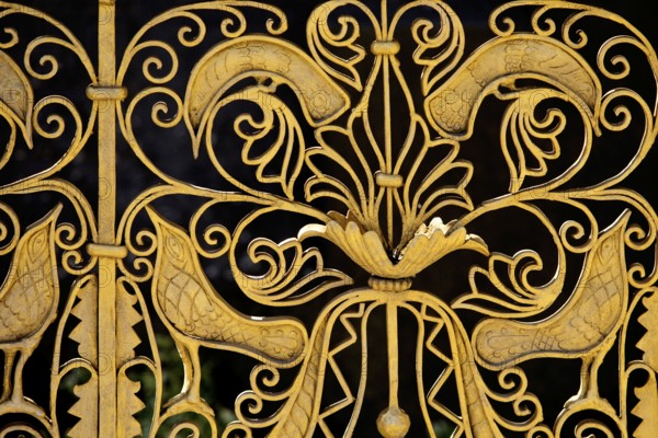 Detail in the sculpture park of the plane tree grove on the Mathildenhöhe, UNESCO World Heritage Site, Darmstadt, Hesse, Germany