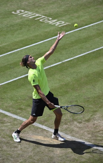 Alexander Zverev GER, action, serve, STUTTGART lettering on grass, tennis, ATP 250, BOSS Open 2025, Stuttgart, Baden-Württemberg, Germany