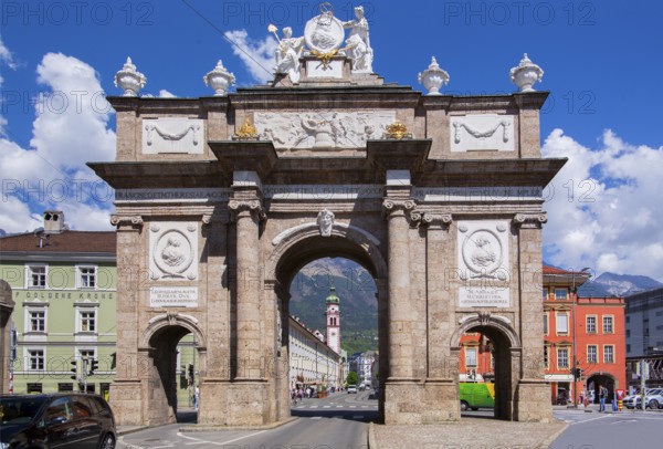 Triumphal Gate on Maria-Theresien-Strasse, Innsbruck, Inntal Valley, Tyrolean Alps, Tyrol, Austria