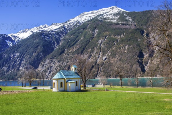 Seehof Chapel on the lakeshore, Achenkirch, Achensee, Tyrolean Alps, Tyrol, Austria