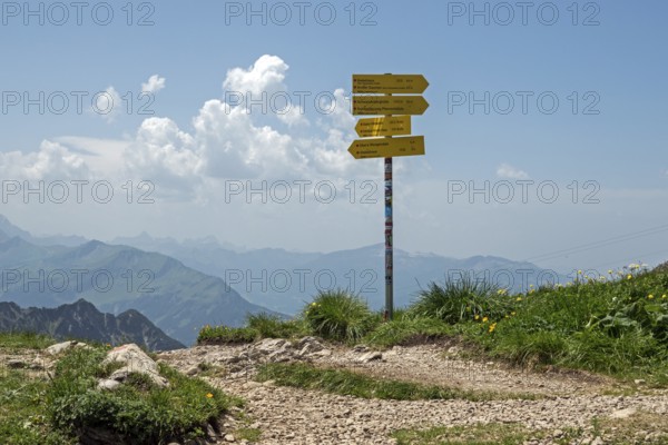 Hiking signpost on the Nebelhorn, Oberstdorf, Allgäu Alps, Oberallgäu, Bavaria, Germany